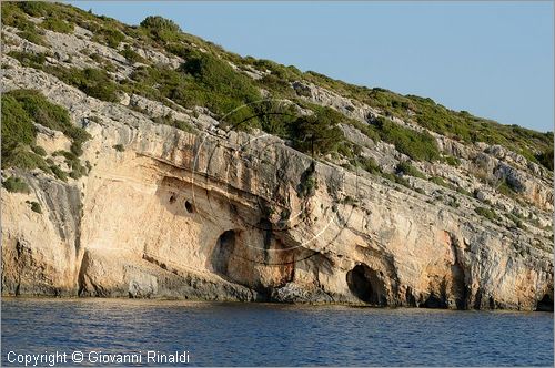 GRECIA - GREECE - Isole Ionie - Ionian Islans - Zacinto Zakynthos - costa nord presso le grotte