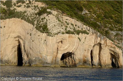 GRECIA - GREECE - Isole Ionie - Ionian Islans - Zacinto Zakynthos - costa nord presso le grotte