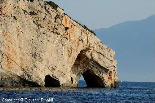 GRECIA - GREECE - Isole Ionie - Ionian Islans - Zacinto Zakynthos - costa nord presso le grotte