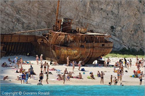 GRECIA - GREECE - Isole Ionie - Ionian Islans - Zacinto Zakynthos - costa occidentale - Spiaggia del relitto (Navagio Beach)