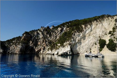 GRECIA - GREECE - Isole Ionie - Ionian Islans - Atokos - Cliff Bay