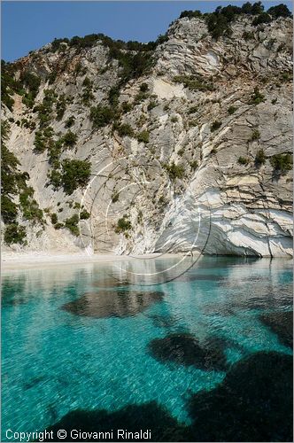 GRECIA - GREECE - Isole Ionie - Ionian Islans - Atokos - Cliff Bay