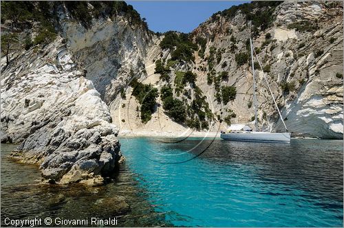 GRECIA - GREECE - Isole Ionie - Ionian Islans - Atokos - Cliff Bay