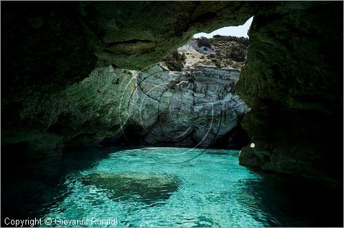 GRECIA - GREECE - Isole Ionie - Ionian Islans - Paxos (Paxi) - la costa nord occidentale presso Cape Laterna