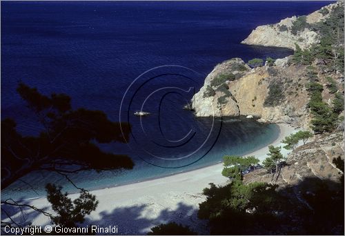 GREECE (Dodecanese) Karpathos Island - GRECIA (Dodecanneso) Isola di Scarpanto - la spiaggia di Apella sulla costa orientale