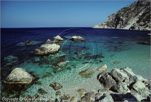 GREECE (Dodecanese) Karpathos Island - GRECIA (Dodecanneso) Isola di Scarpanto - la spiaggia di Apella sulla costa orientale