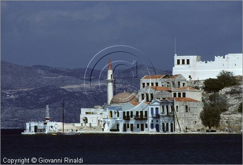 GREECE - (Dodecanese Island) - GRECIA (Dodecanneso) - ISOLA DI KASTELLORIZO (Megisti) - veduta dell'estremit del porto con la moschea