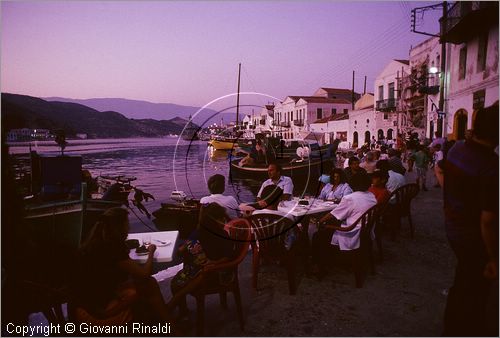 GREECE - (Dodecanese Island) - GRECIA (Dodecanneso) - ISOLA DI KASTELLORIZO (Megisti) - ristoranti sul porto