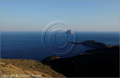 GRECIA - GREECE - Ionio Meridionale - Isola di Kithera (Kithira Citera) - costa sud - vista da Hora