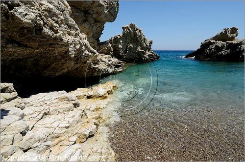 GRECIA - GREECE - Ionio Meridionale - Isola di Kithera (Kithira Citera) - costa sudest - Kaladi beach