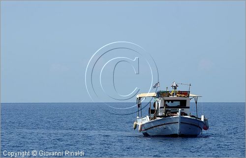 GRECIA - GREECE - Peloponneso - Golfo di Messiniakos - pescatore