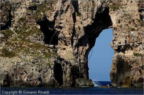 GRECIA - GREECE - Peloponneso - Pylos - Pilos - isola Pilos - arco naturale