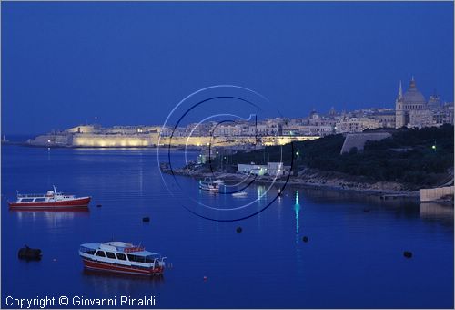 MALTA - MALTA ISLAND - Valletta - veduta notturna da Sliema