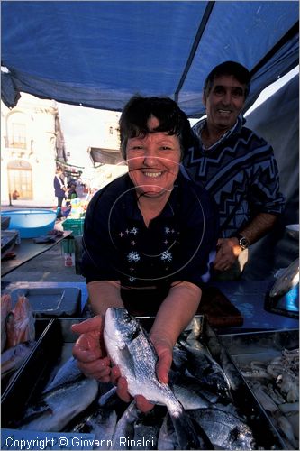 MALTA - MALTA ISLAND - Marsaxlokk - il mercato alimentare