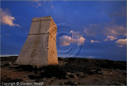 MALTA - MALTA ISLAND - Golden Bay e Ghajn Tuffieha presso Manikata - veduta al tramonto