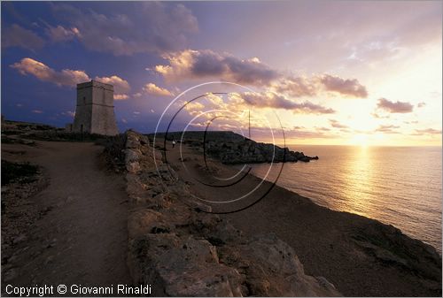 MALTA - MALTA ISLAND - Golden Bay e Ghajn Tuffieha presso Manikata - veduta al tramonto