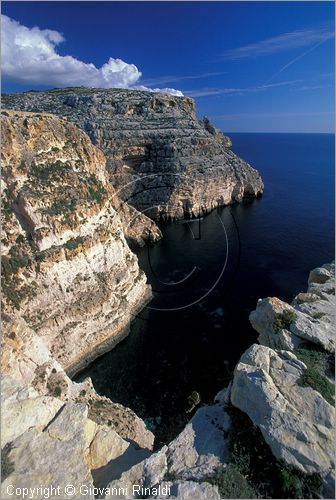 MALTA - MALTA ISLAND - la costa meridionale presso la Blue Grotto (Qrendi)