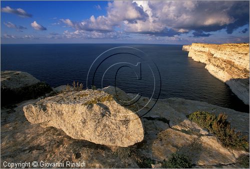 MALTA - GOZO ISLAND - le scogliere di Ta' Cenc sulla costa meridionale