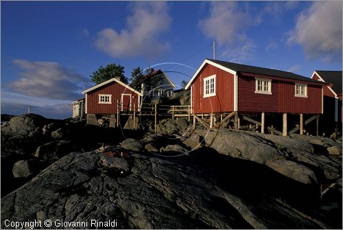 NORWAY - NORVEGIA - ISOLE LOFOTEN - Svolvaer - tipiche rorbu (case dei pescatori) - Svinoya Rourbuer in affitto