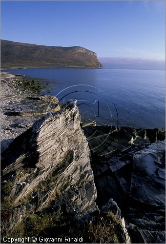 NORWAY - NORVEGIA - panorama sulla strada costiera tra Lakselv e Olderfjord sul Porsangerfjord