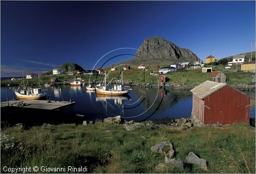 NORVEGIA - ISOLE VESTERALEN (Norway - Vesteralen) - Isola di Langoya - Nyke - borgo di pescatori sulla costa occidentale