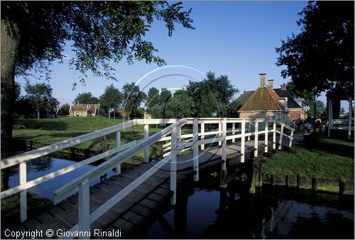 NETHERLANDS - OLANDA - Ijsselmeer (Zuiderzee) - Enkhuizen - Zuiderzee Museum - museo all'aperto: ricostruzione di un villaggio di pescatori della fine dell'800