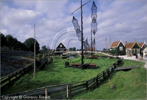 NETHERLANDS - OLANDA - Ijsselmeer (Zuiderzee) - Enkhuizen - Zuiderzee Museum - museo all'aperto: ricostruzione di un villaggio di pescatori della fine dell'800