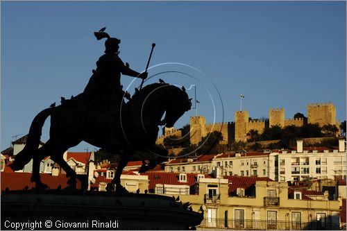 PORTUGAL - LISBON - LISBOA - PORTOGALLO - LISBONA - Castelo de Sao Jorge visto da Praca da Figueira