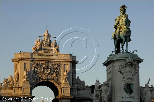 PORTUGAL - LISBON - LISBOA - PORTOGALLO - LISBONA - Praca do Comercio - Arco trionfale e statua di re Jos I