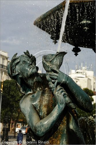 PORTUGAL - LISBON - LISBOA - PORTOGALLO - LISBONA - una delle fontane sul Rossio