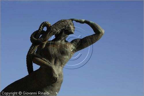 PORTUGAL - PORTOGALLO - CASCAIS - cittadina sulla costa a ovest di lisbona - monumento