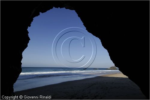 PORTUGAL - PORTOGALLO - PRAIA DA ADRAGA - spiaggia sulla costa occidentale a nord di Cabo da Roca