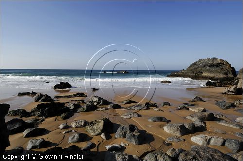 PORTUGAL - PORTOGALLO - PRAIA DA ADRAGA - spiaggia sulla costa occidentale a nord di Cabo da Roca