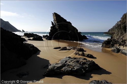 PORTUGAL - PORTOGALLO - PRAIA DA ADRAGA - spiaggia sulla costa occidentale a nord di Cabo da Roca