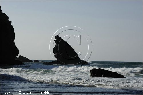 PORTUGAL - PORTOGALLO - PRAIA DA ADRAGA - spiaggia sulla costa occidentale a nord di Cabo da Roca