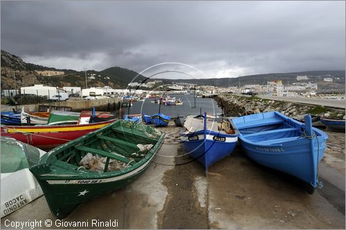 PORTUGAL - PORTOGALLO - SESIMBRA - cittadina sulla costa a sud di Lisbona