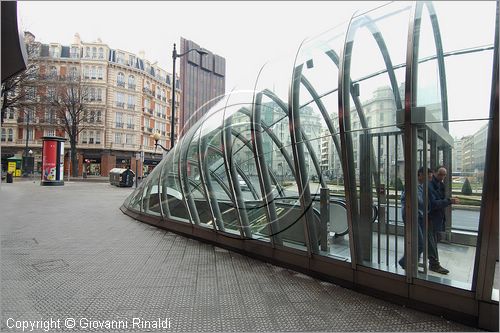 SPAIN - Cantabria - Pais Vasco (Paesi Baschi) - Bilbao - la moderna metropolitana progettata dall'architetto inglese Norman Foster