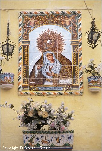 SPAIN - SIVIGLIA (SEVILLA) - particolare di maiolica nella zona de la Macarena