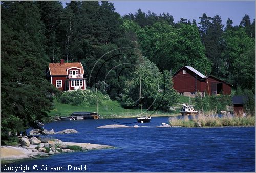 SWEDEN - Skargardens - SVEZIA - Arcipelago di Stoccolma - tra le isole di Svartso e Ingmarso