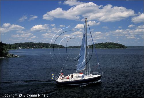 SWEDEN - Skargardens - SVEZIA - Arcipelago di Stoccolma - navigazione tra le isole a nord di Varmdon