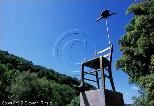 ITALY - CIVITELLA D'AGLIANO (VT) - Giardino delle sculture "La Serpara" di Paul Wiedmer & Jacqueline Dolder.
"Sede di Grano" (2001/1970) di Daniel Spoerri