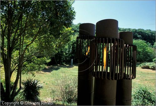 ITALY - CIVITELLA D'AGLIANO (VT) - Giardino delle sculture "La Serpara" di Paul Wiedmer & Jacqueline Dolder.
"Feuersaulen" (1981) di Paul Wiedmer