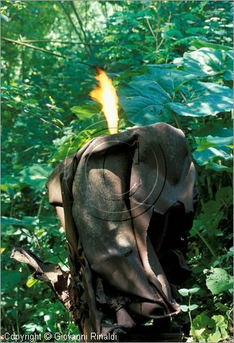 ITALY - CIVITELLA D'AGLIANO (VT) - Giardino delle sculture "La Serpara" di Paul Wiedmer & Jacqueline Dolder.
"Rumpelstilzchen" (1988) di Paul Wiedmer