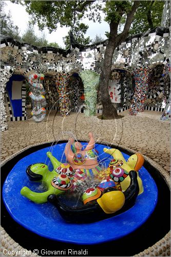 ITALY - Capalbio (GR) - localit Garavicchio - Il Giardino dei Tarocchi - opera originale e fantastica ideata dall'artista francese Niki de Saint Phalle. L'opera rappresenta i 22 Arcani Maggiori dei Tarocchi realizzati con fantastiche sculture di cemento armato e poliestere, ricoperte con mosaico di ceramica , vetri e specchi