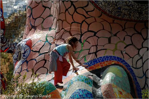 ITALY - Capalbio (GR) - localit Garavicchio - Il Giardino dei Tarocchi - opera originale e fantastica ideata dall'artista francese Niki de Saint Phalle. L'opera rappresenta i 22 Arcani Maggiori dei Tarocchi realizzati con fantastiche sculture di cemento armato e poliestere, ricoperte con mosaico di ceramica , vetri e specchi