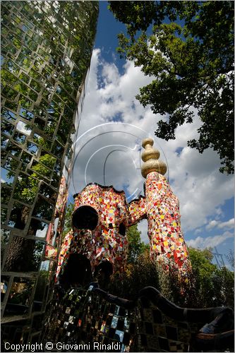 ITALY - Capalbio (GR) - localit Garavicchio - Il Giardino dei Tarocchi - opera originale e fantastica ideata dall'artista francese Niki de Saint Phalle. L'opera rappresenta i 22 Arcani Maggiori dei Tarocchi realizzati con fantastiche sculture di cemento armato e poliestere, ricoperte con mosaico di ceramica , vetri e specchi