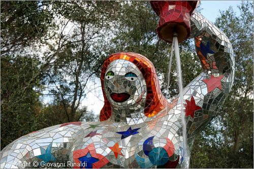 ITALY - Capalbio (GR) - localit Garavicchio - Il Giardino dei Tarocchi - opera originale e fantastica ideata dall'artista francese Niki de Saint Phalle. L'opera rappresenta i 22 Arcani Maggiori dei Tarocchi realizzati con fantastiche sculture di cemento armato e poliestere, ricoperte con mosaico di ceramica , vetri e specchi