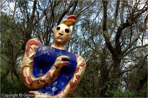 ITALY - Capalbio (GR) - localit Garavicchio - Il Giardino dei Tarocchi - opera originale e fantastica ideata dall'artista francese Niki de Saint Phalle. L'opera rappresenta i 22 Arcani Maggiori dei Tarocchi realizzati con fantastiche sculture di cemento armato e poliestere, ricoperte con mosaico di ceramica , vetri e specchi