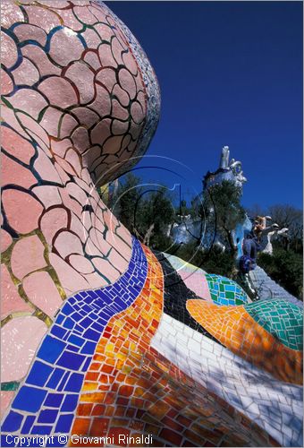 ITALY - CAPALBIO - localit Garavicchio presso Pescia Fiorentina (GR) - "Il Giardino dei Tarocchi" opera originale e fantastica ideata dall'artista francese Niki de Saint Phalle. L'opera rappresenta i 22 Arcani Maggiori dei Tarocchi realizzati con fantastiche sculture di cemento armato e poliestere, ricoperte con mosaico di ceramica , vetri e specchi