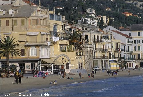 ITALY - LIGURIA - ALASSIO (SV) - veduta della spiaggia